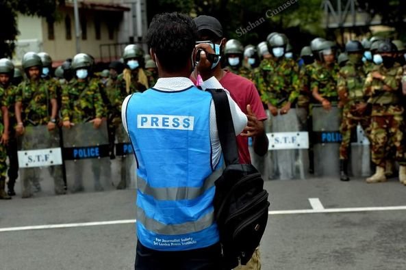 Sri Lanka Press Institute distributed safety jackets for journalists