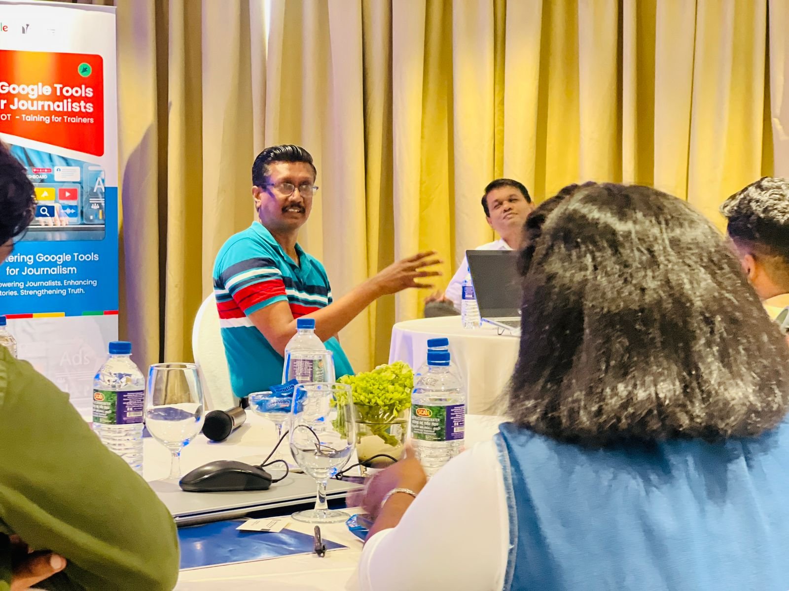 Journalists in discussion