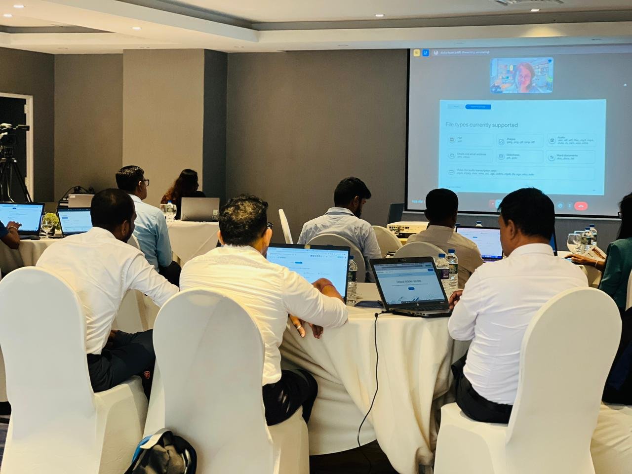 Google expert trainer instructing